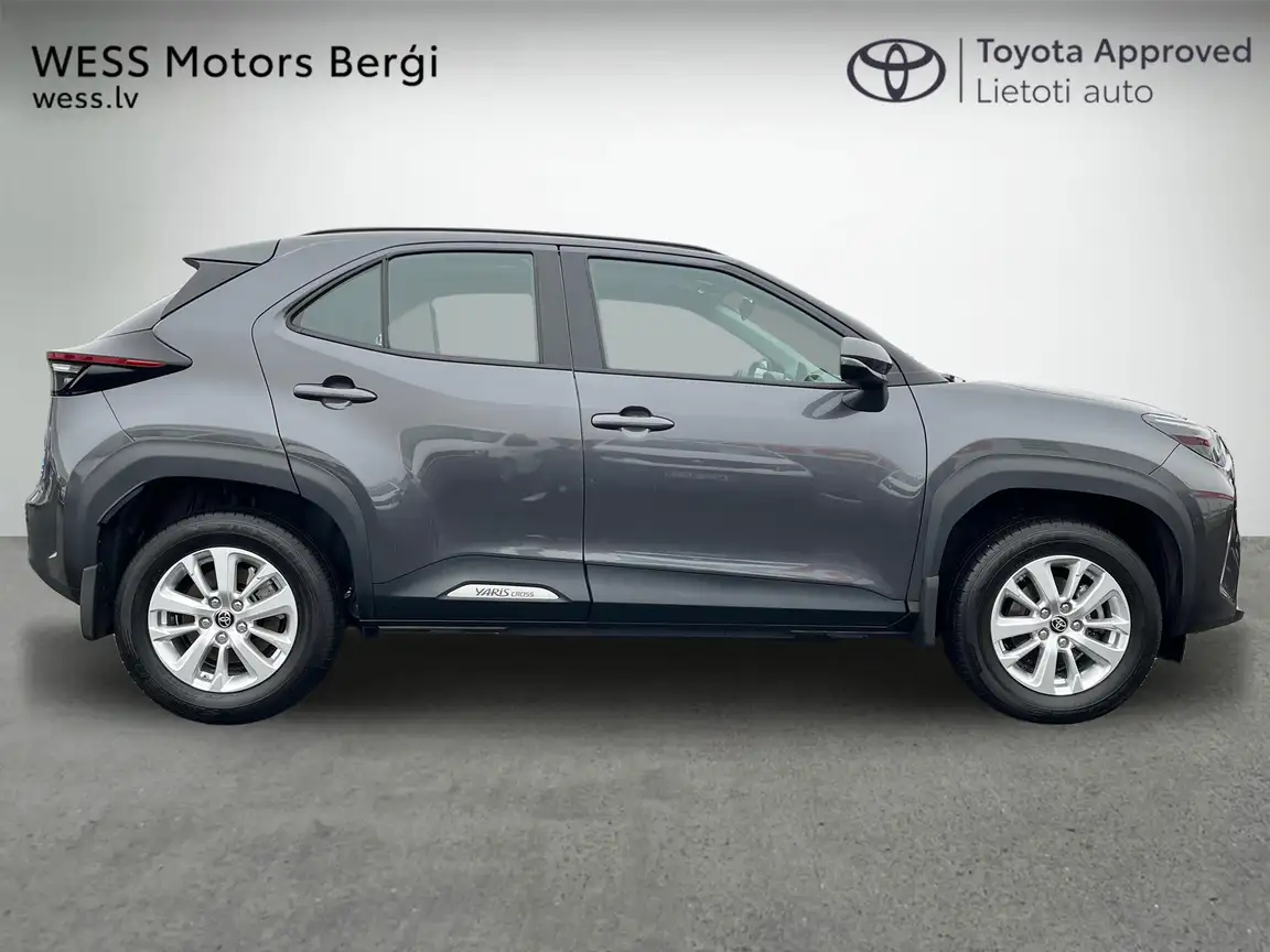 TOYOTA YARIS CROSS