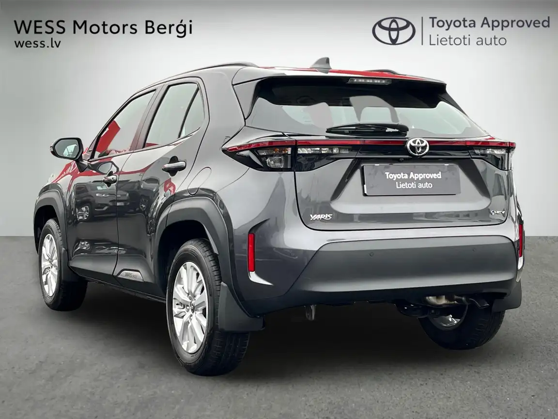 TOYOTA YARIS CROSS
