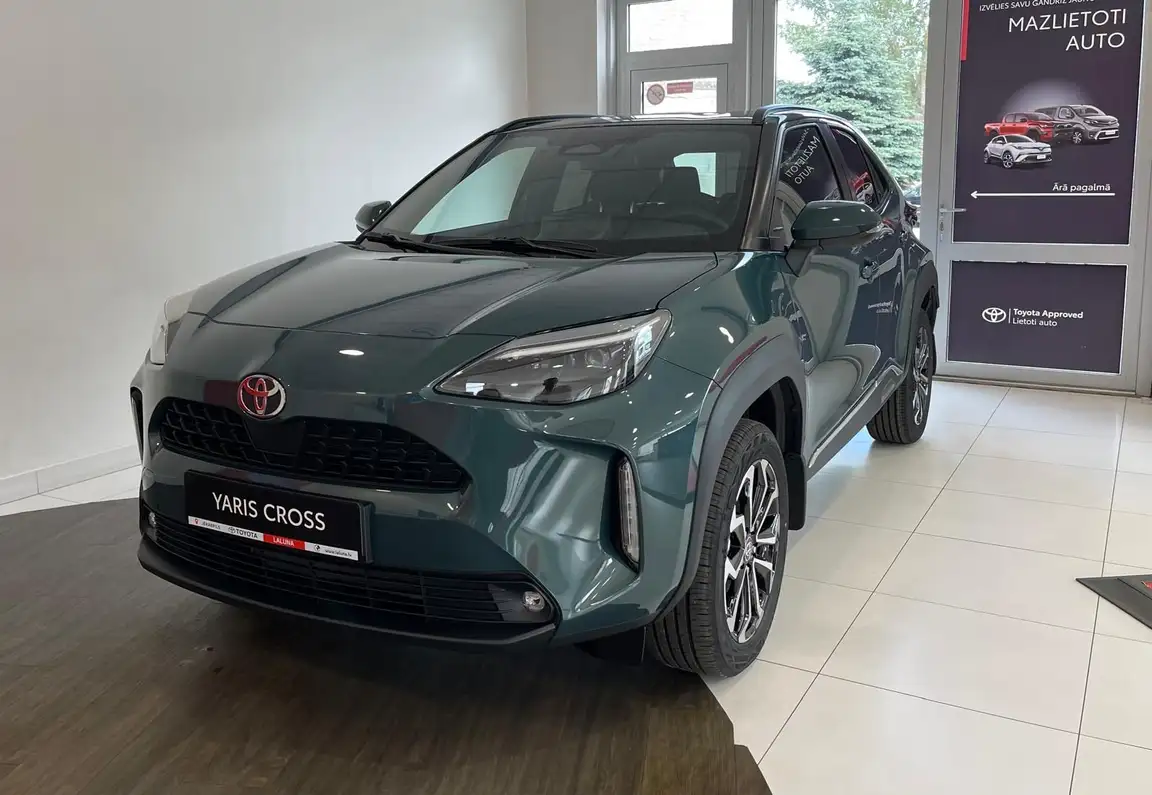 TOYOTA YARIS CROSS