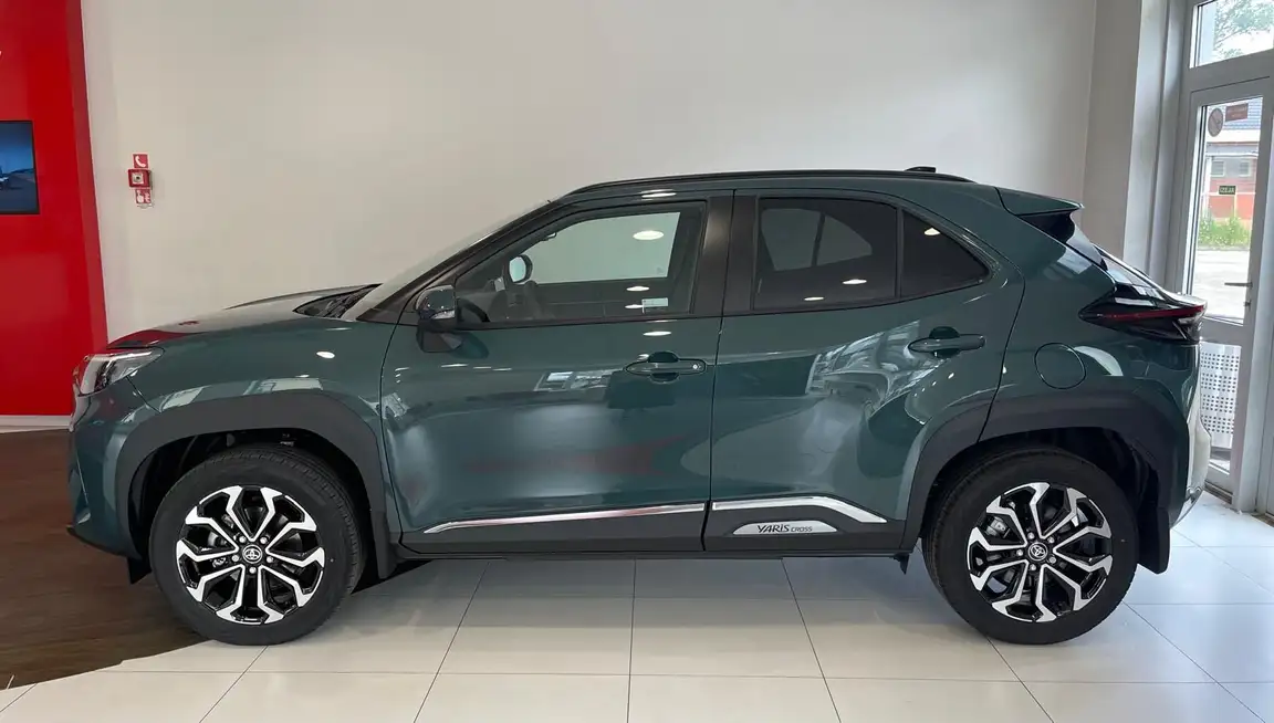 TOYOTA YARIS CROSS