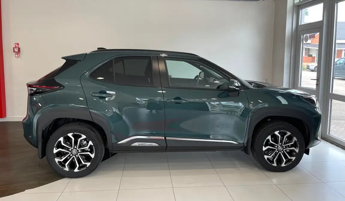 TOYOTA YARIS CROSS