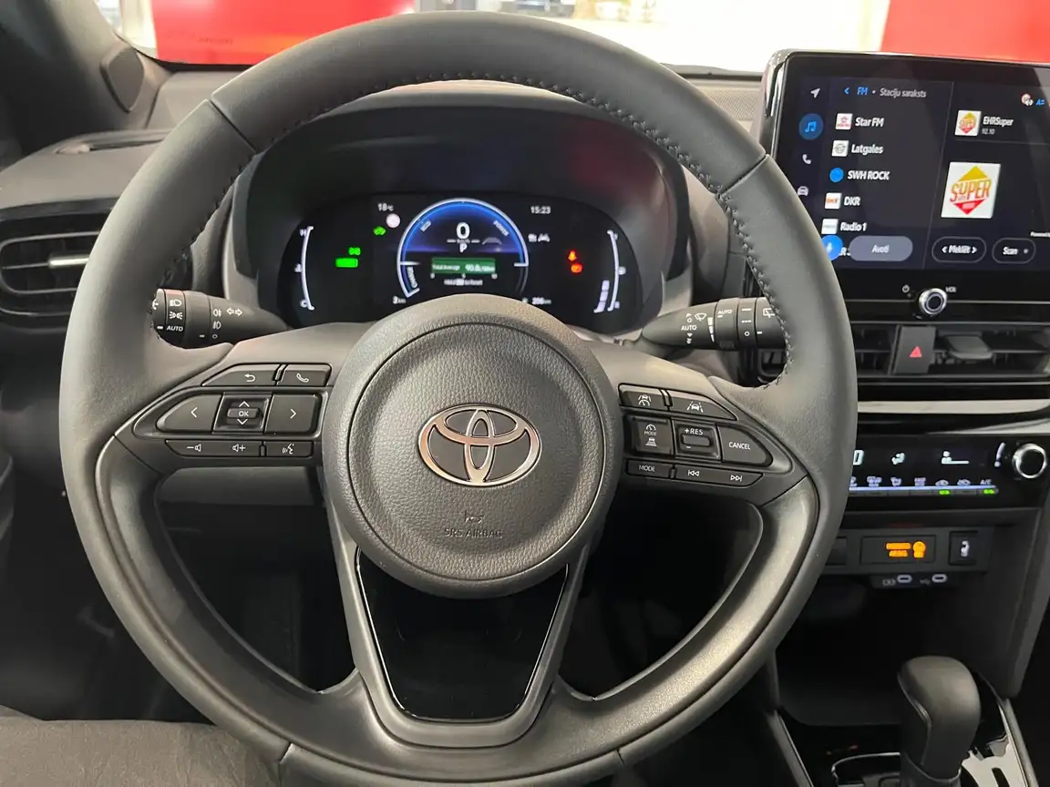 TOYOTA YARIS CROSS