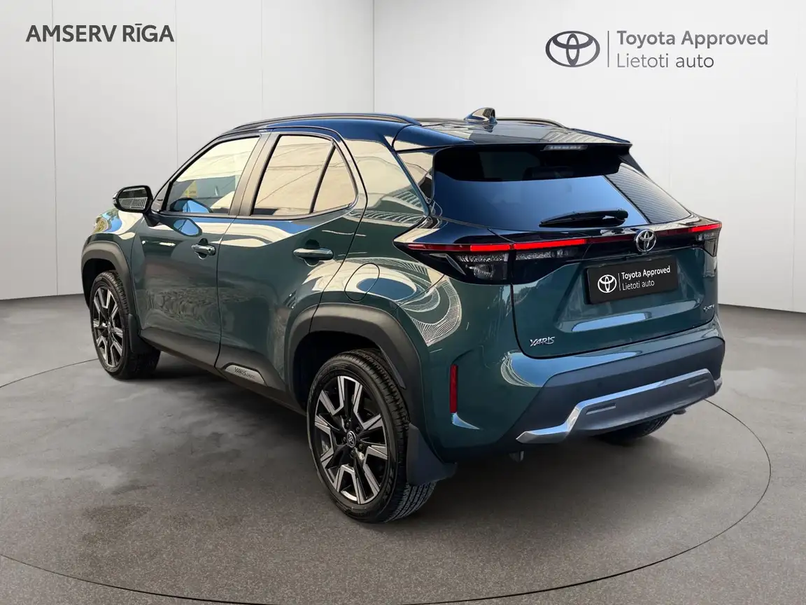 TOYOTA YARIS CROSS