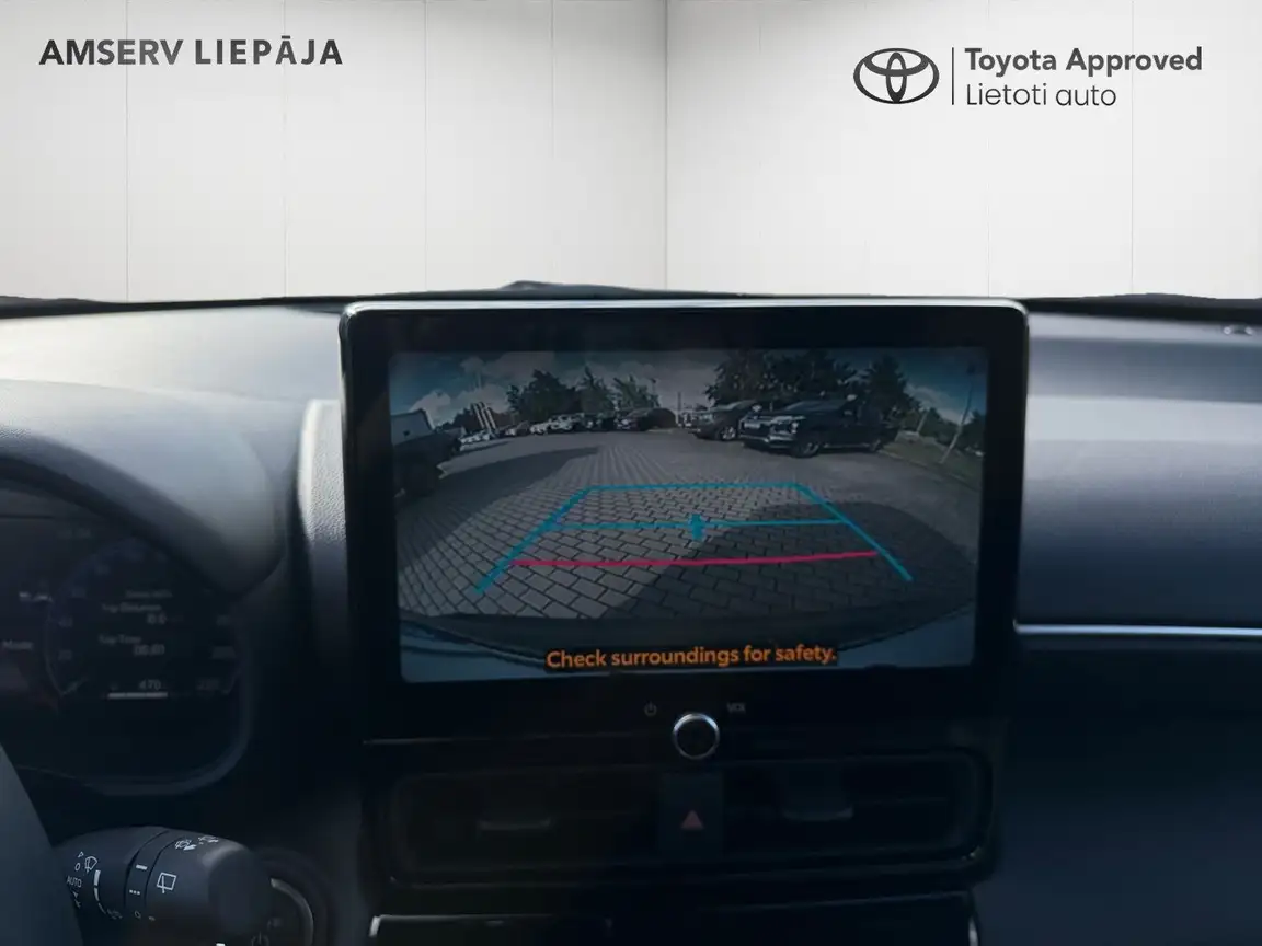 TOYOTA YARIS CROSS