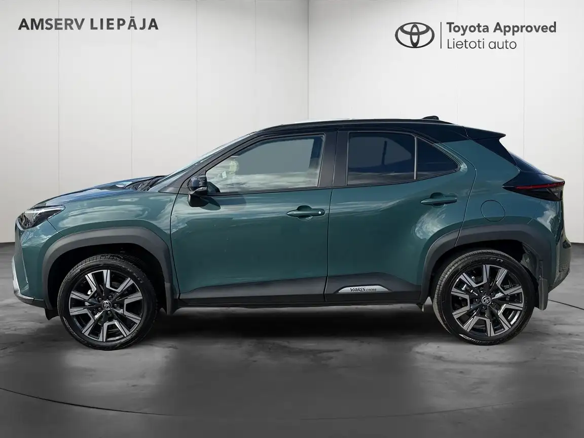 TOYOTA YARIS CROSS