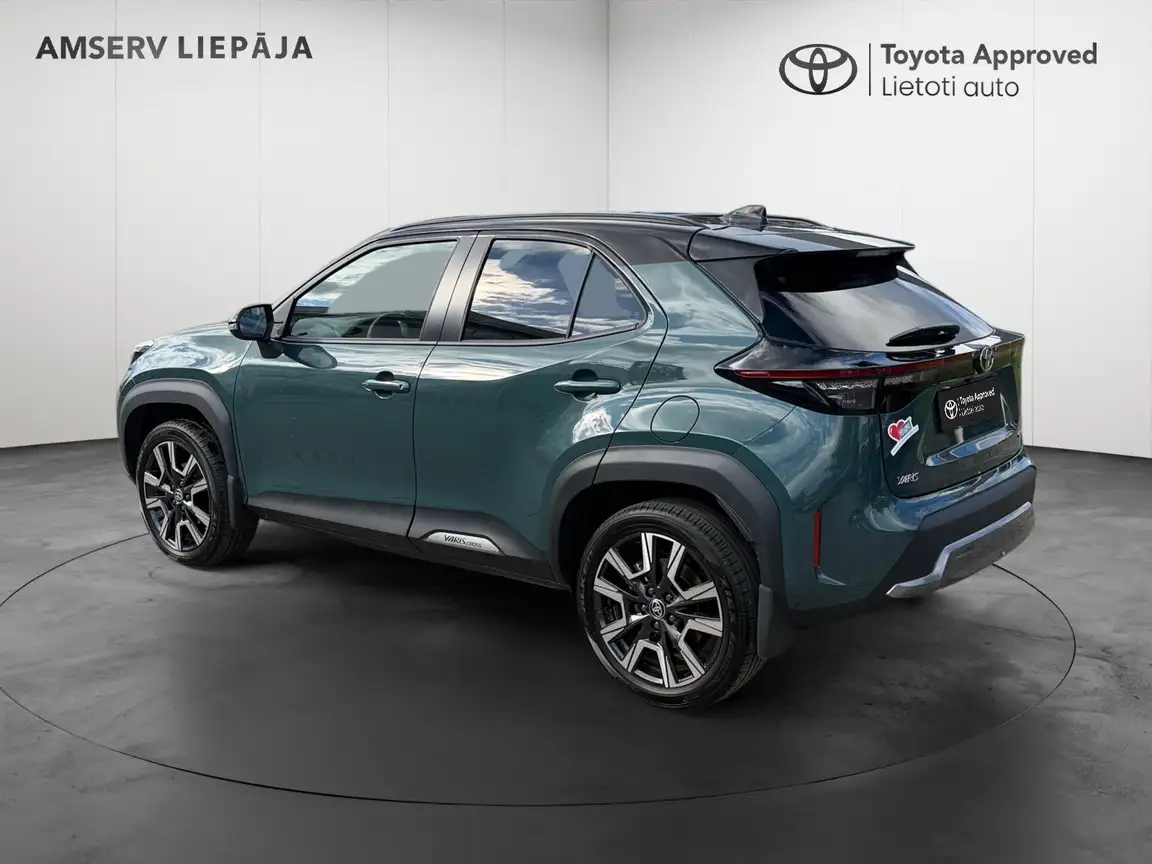 TOYOTA YARIS CROSS