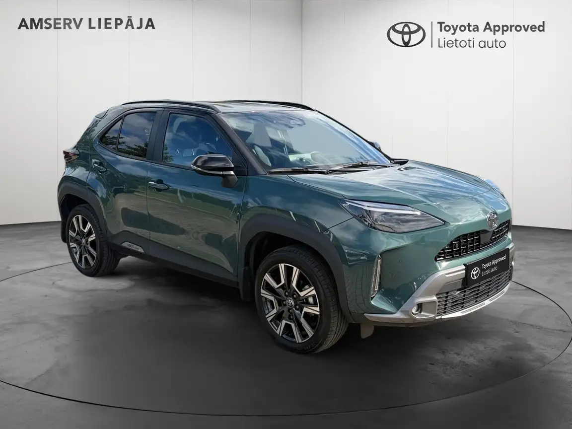 TOYOTA YARIS CROSS