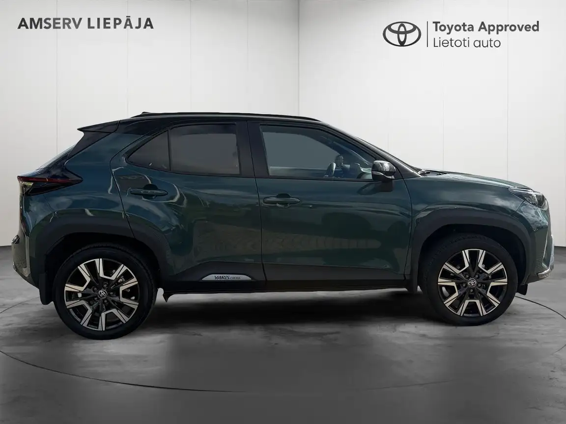 TOYOTA YARIS CROSS