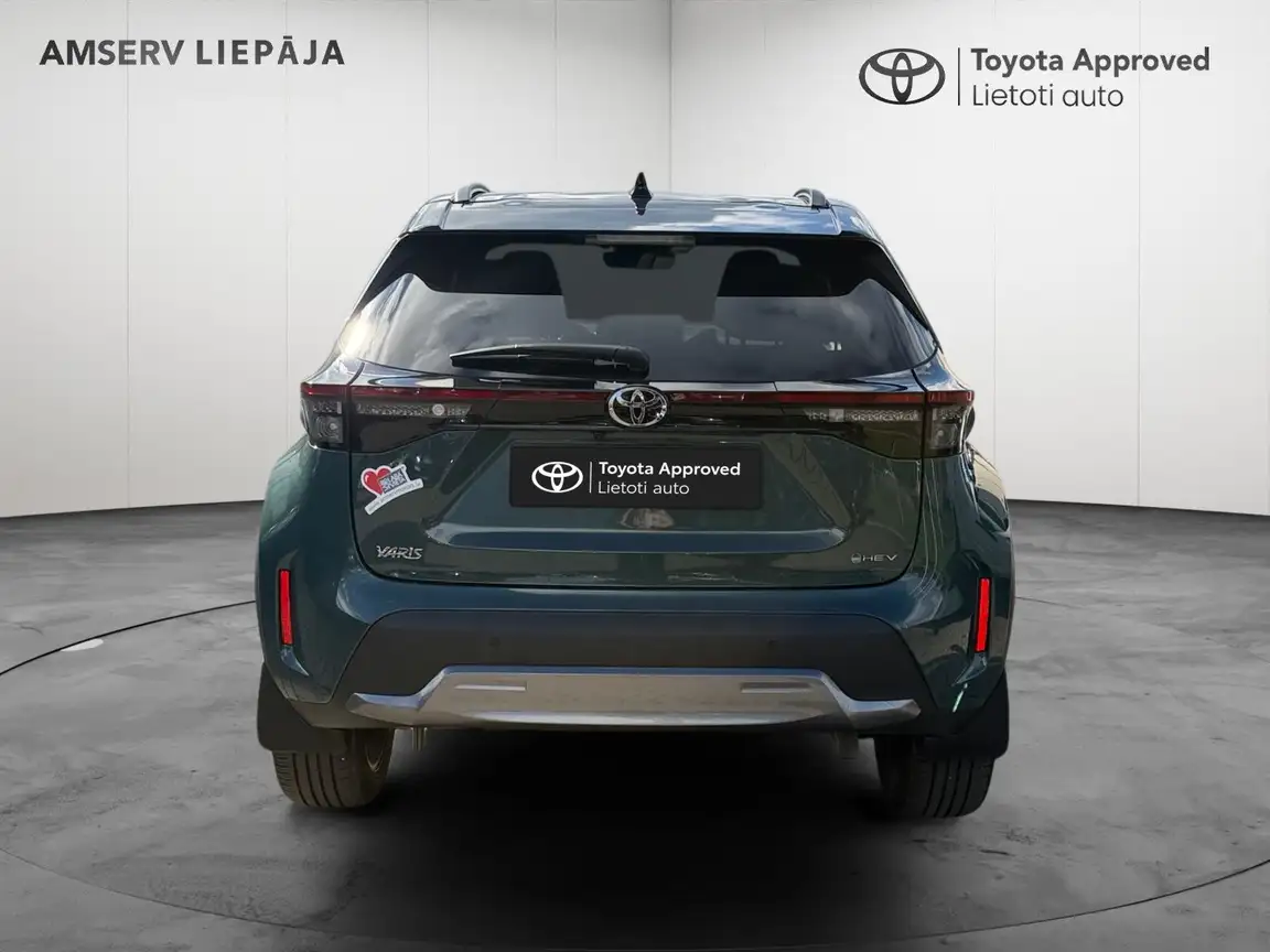 TOYOTA YARIS CROSS