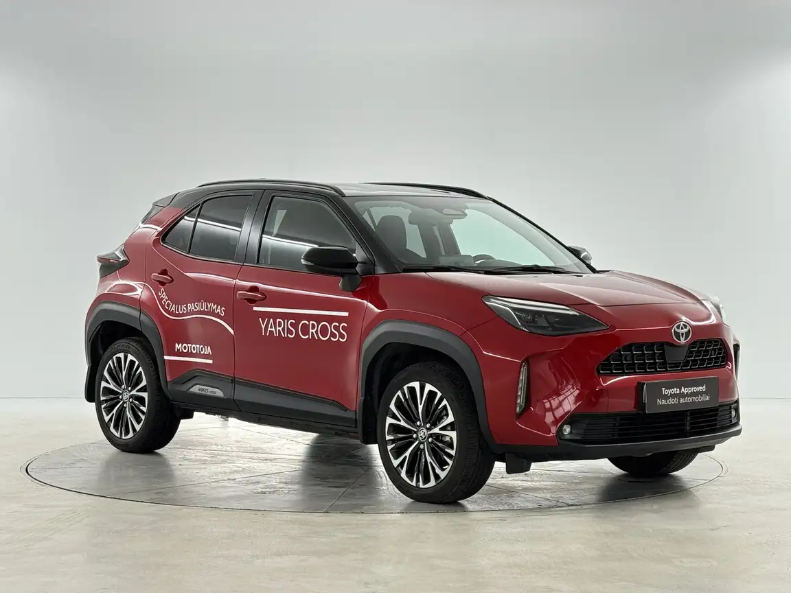 TOYOTA YARIS CROSS