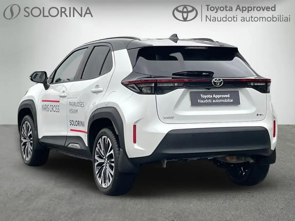 TOYOTA YARIS CROSS