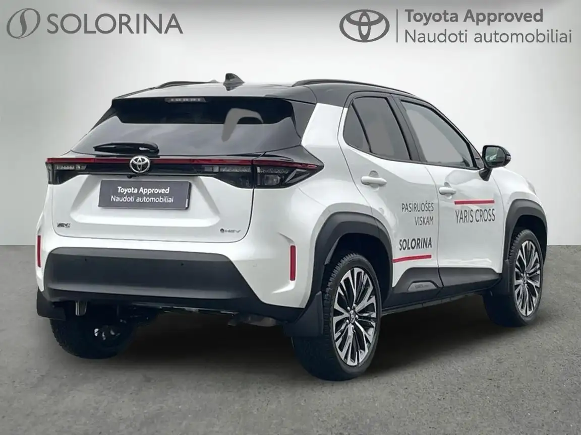 TOYOTA YARIS CROSS