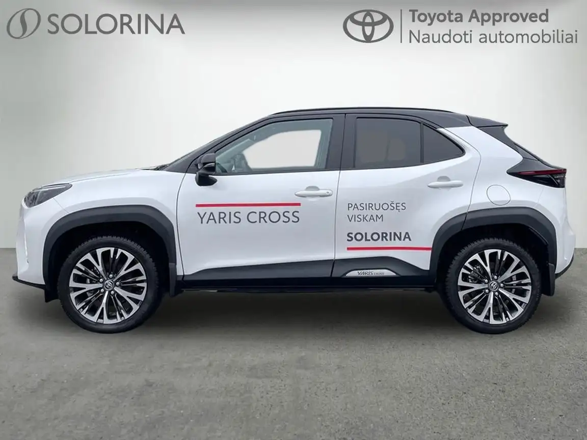 TOYOTA YARIS CROSS