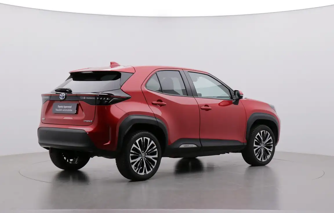 TOYOTA YARIS CROSS
