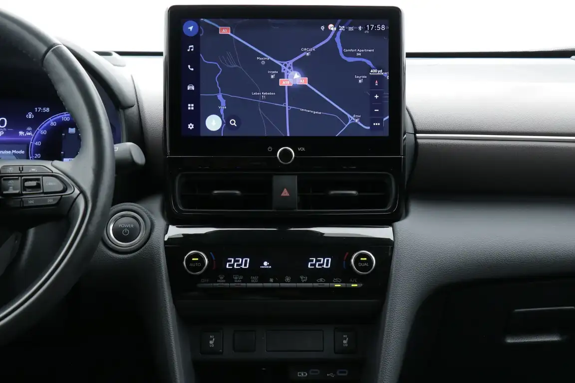TOYOTA YARIS CROSS