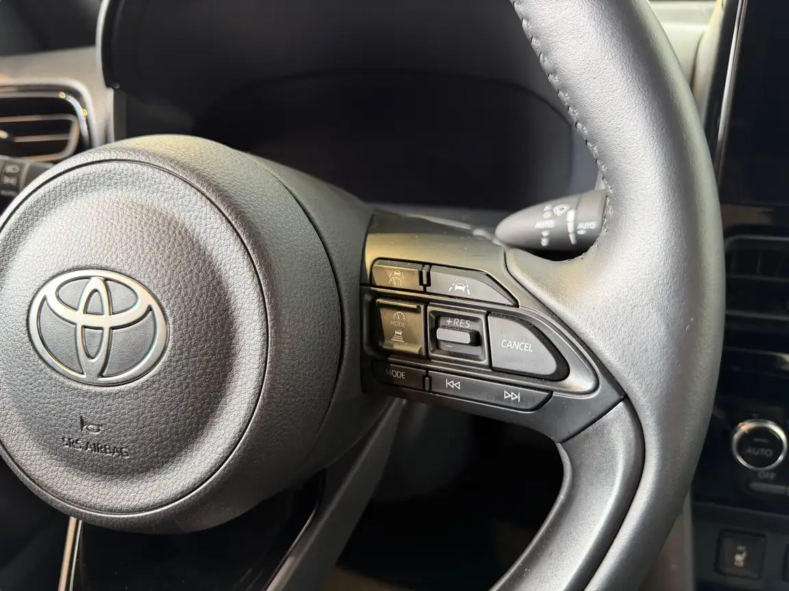 TOYOTA YARIS CROSS