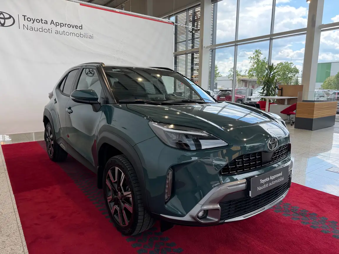TOYOTA YARIS CROSS