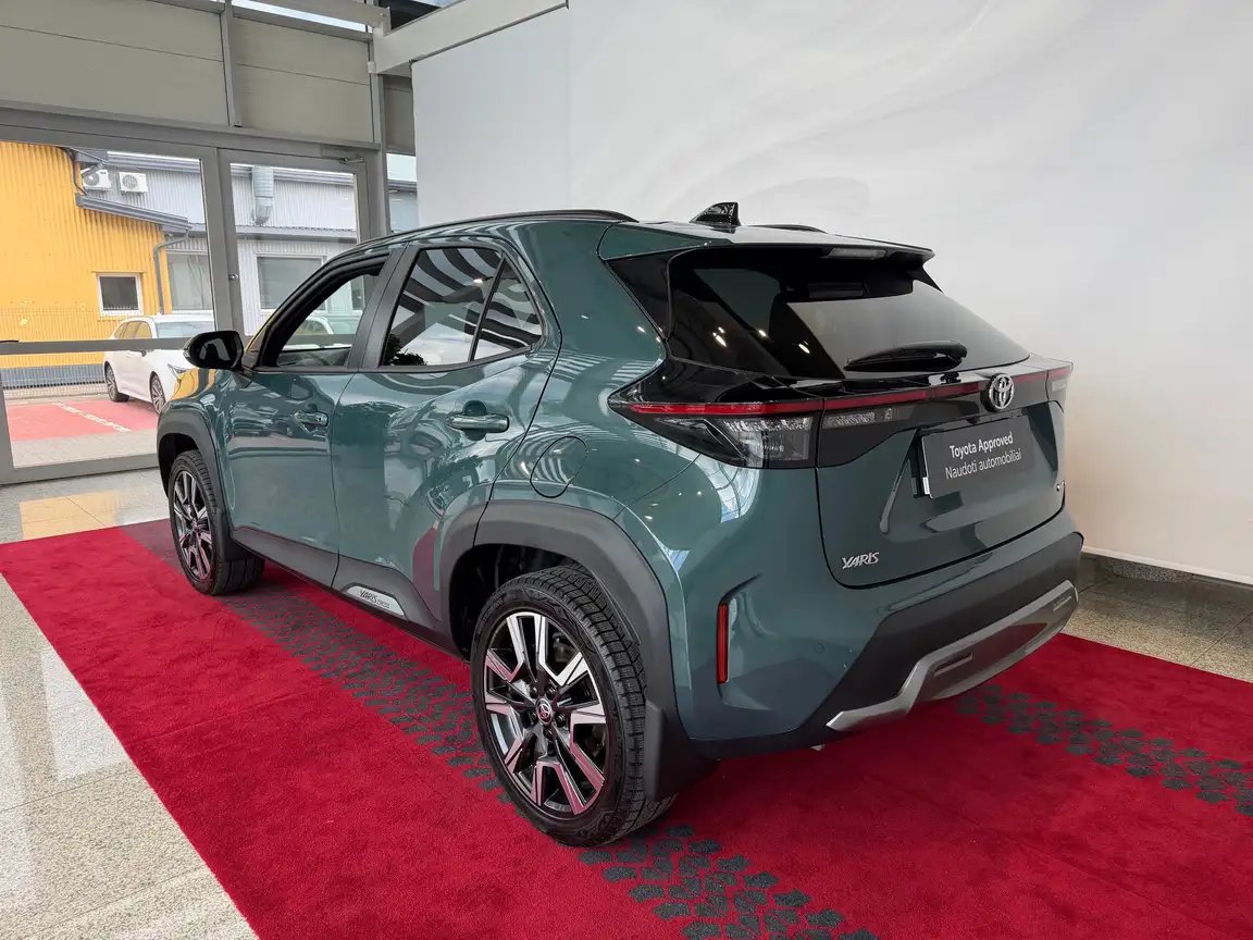 TOYOTA YARIS CROSS