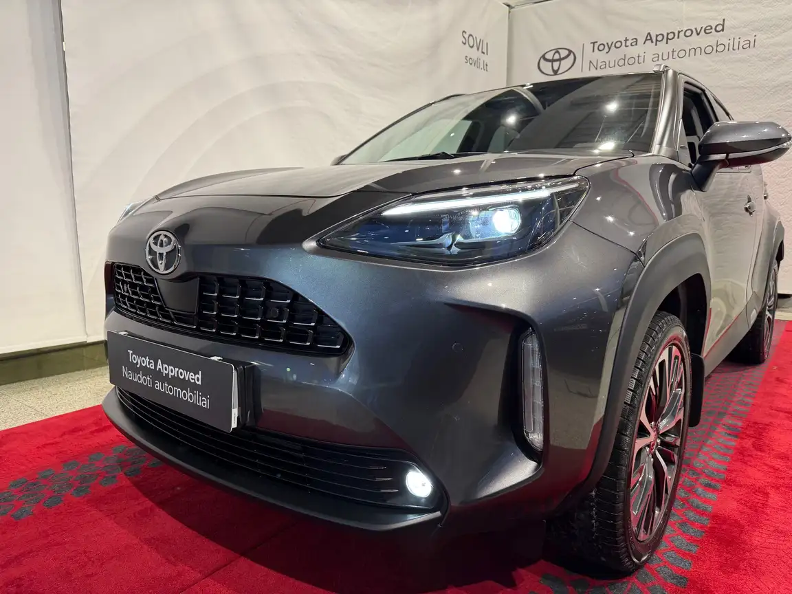 TOYOTA YARIS CROSS