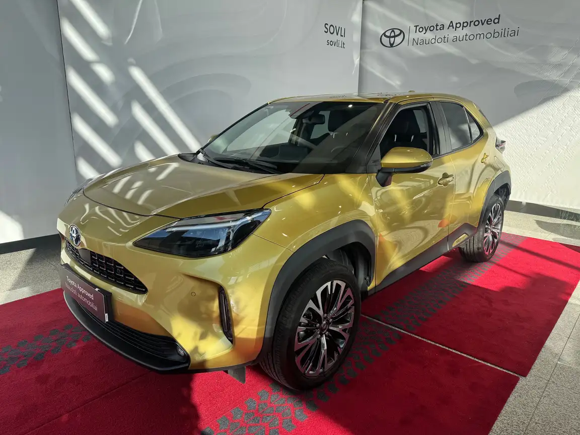 TOYOTA YARIS CROSS