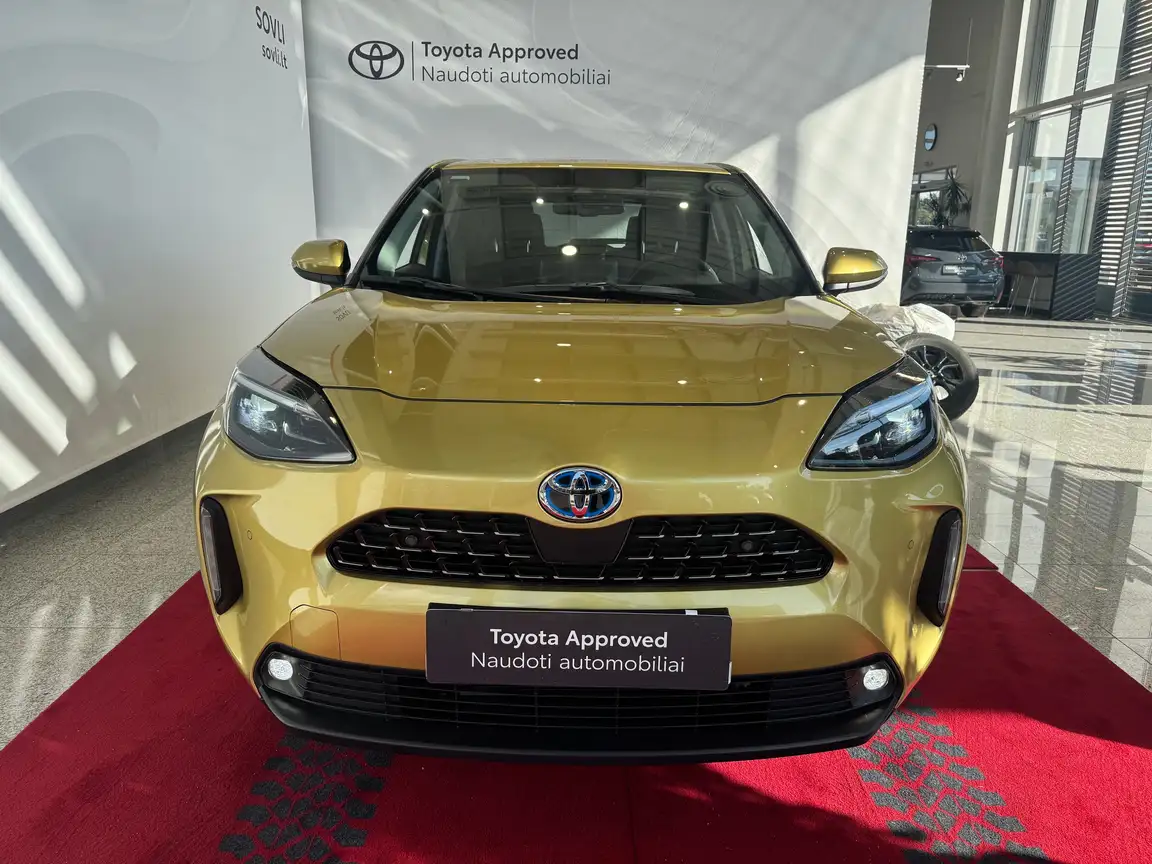 TOYOTA YARIS CROSS