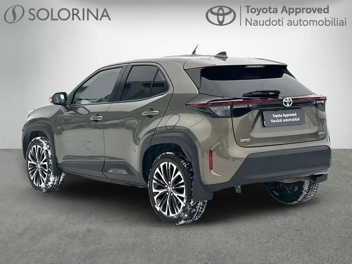 TOYOTA YARIS CROSS