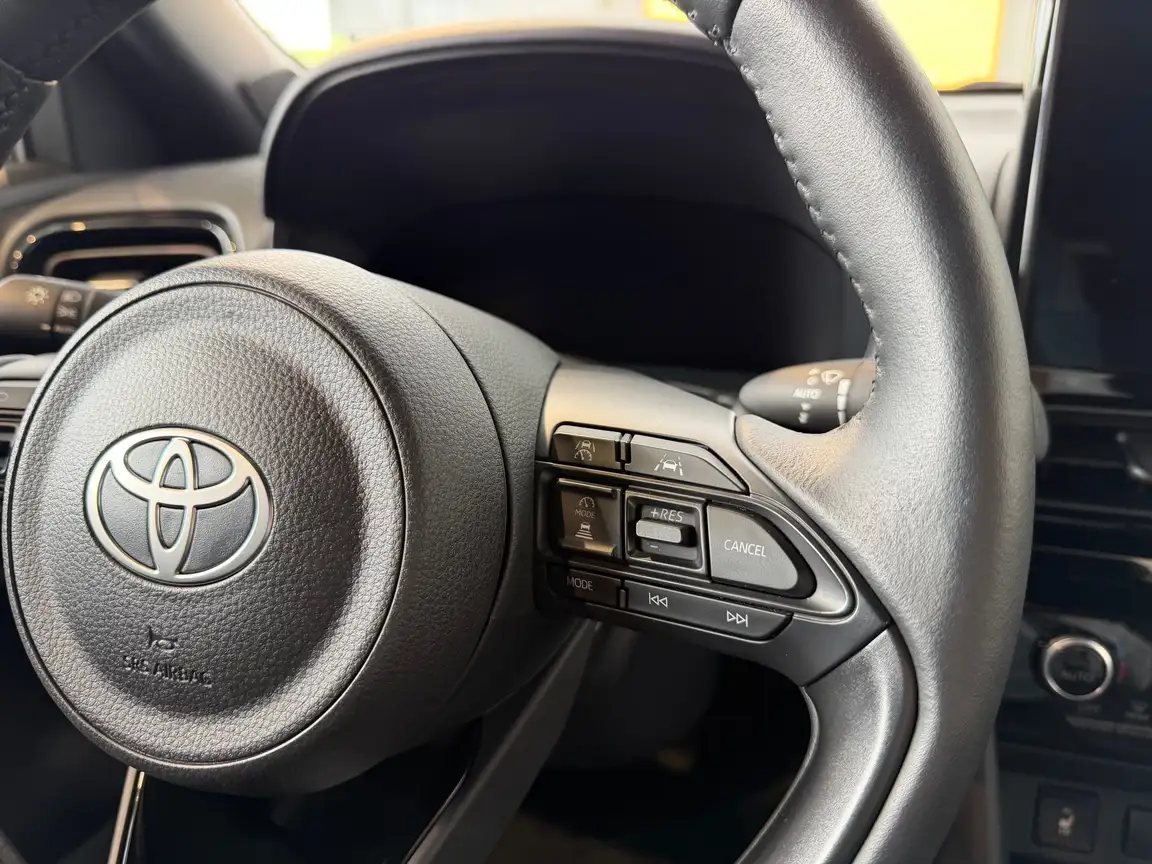 TOYOTA YARIS CROSS