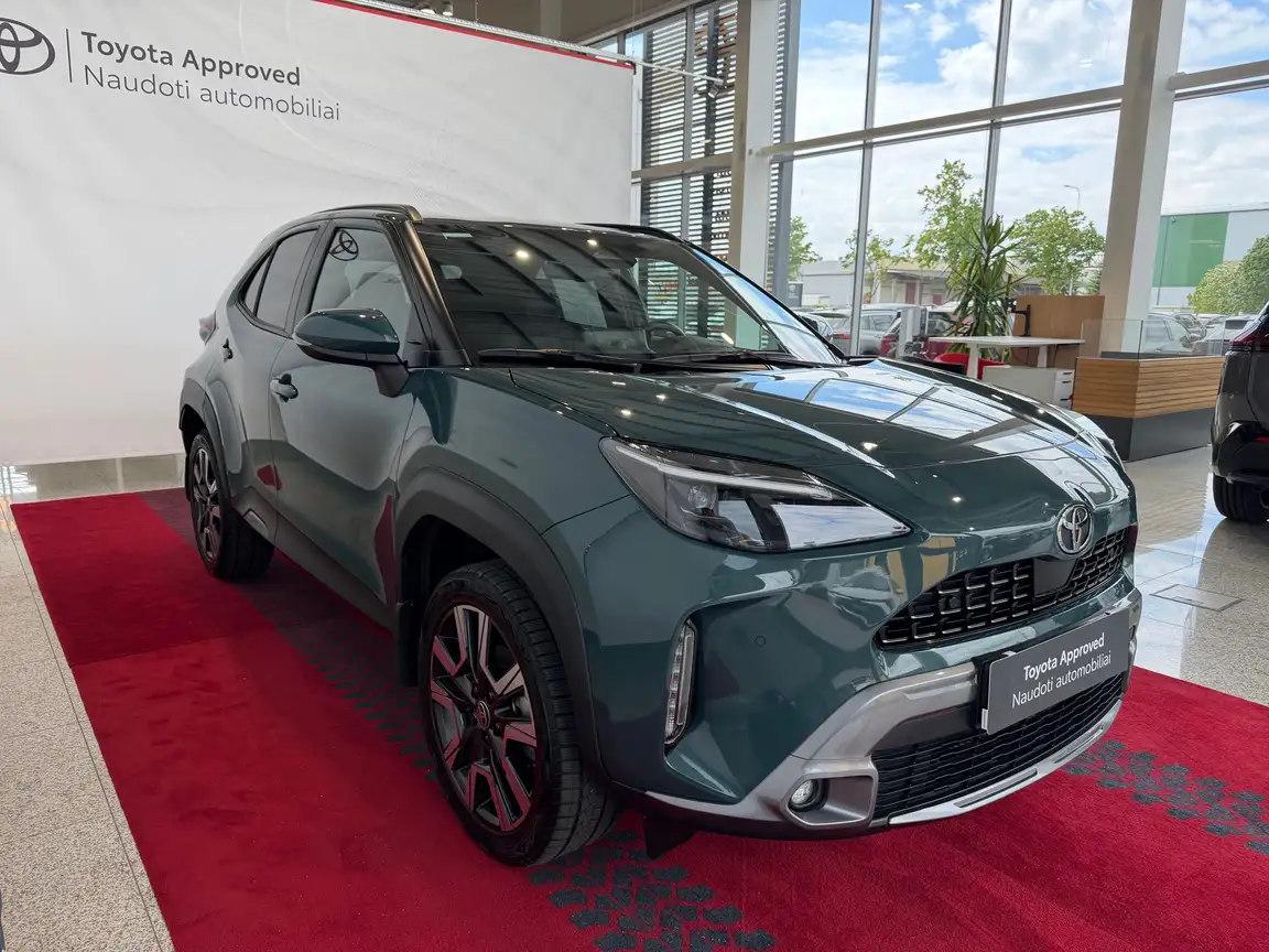 TOYOTA YARIS CROSS