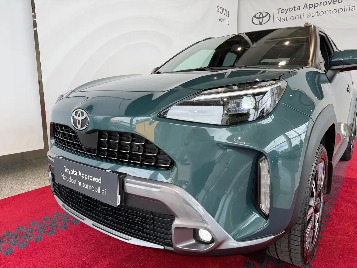 TOYOTA YARIS CROSS