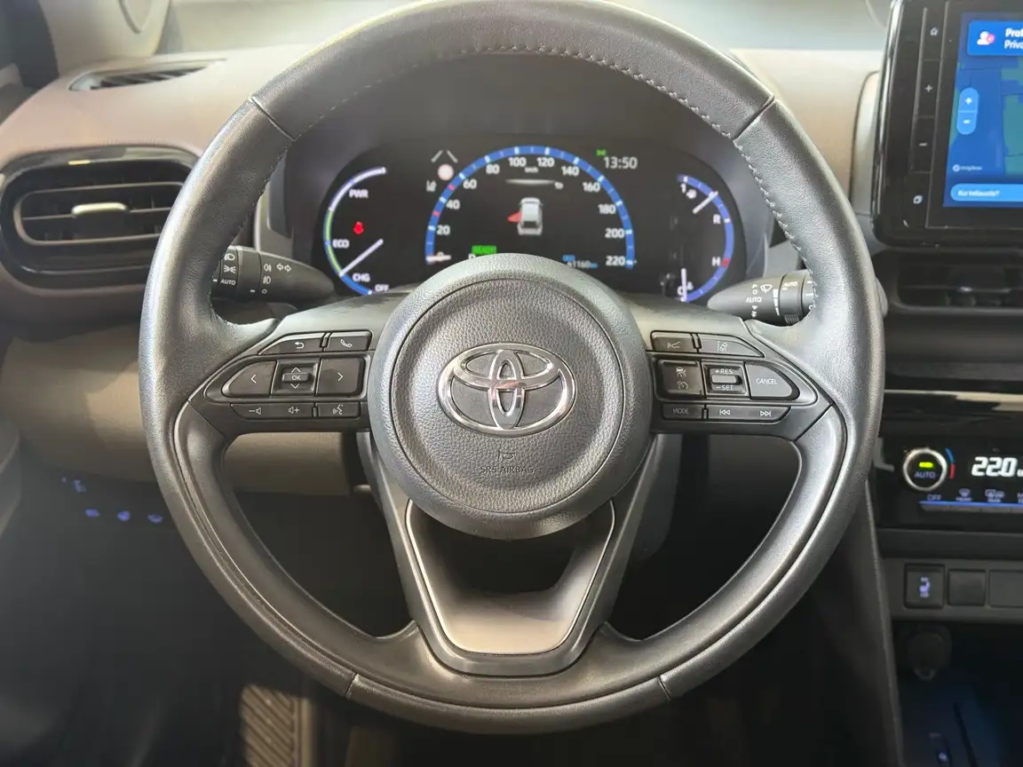 TOYOTA YARIS CROSS