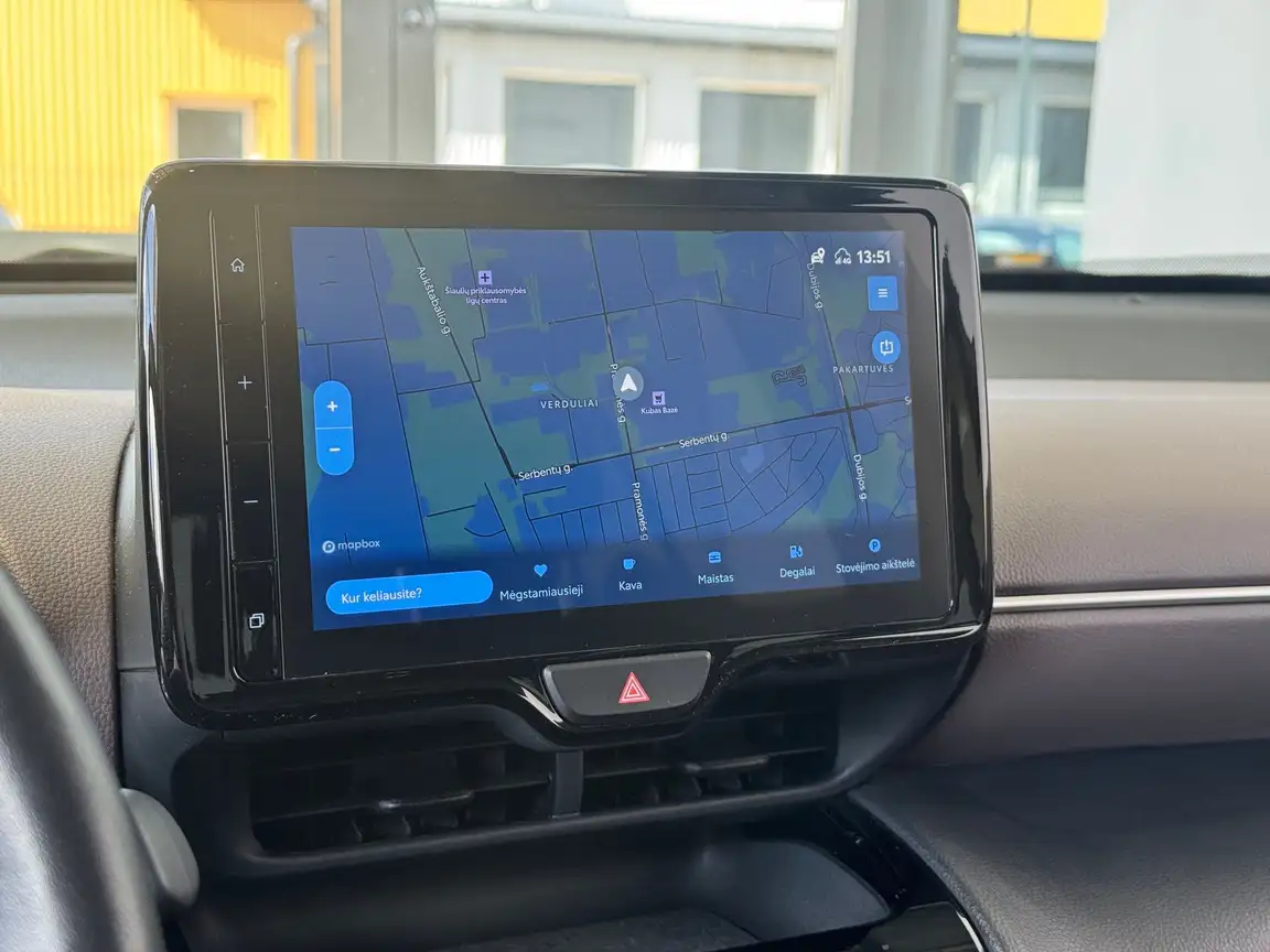 TOYOTA YARIS CROSS