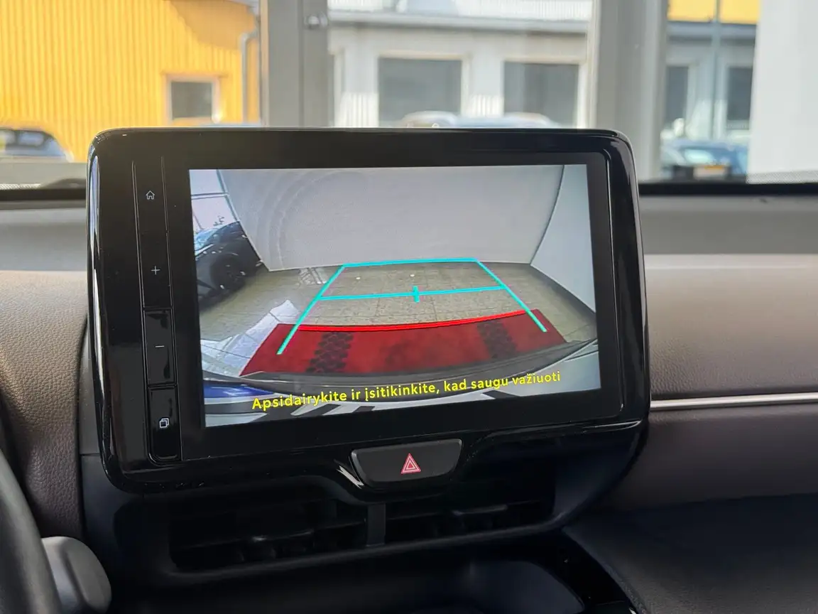 TOYOTA YARIS CROSS
