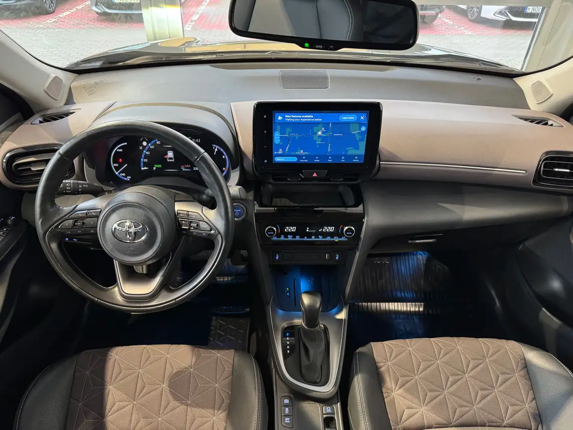 TOYOTA YARIS CROSS