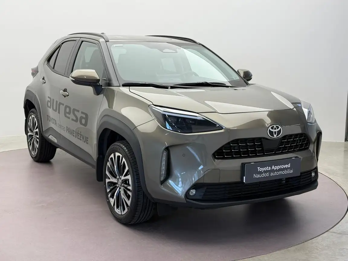 TOYOTA YARIS CROSS