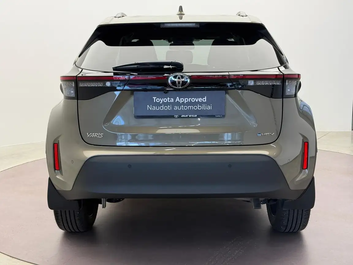 TOYOTA YARIS CROSS