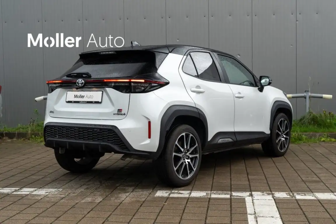 TOYOTA YARIS CROSS