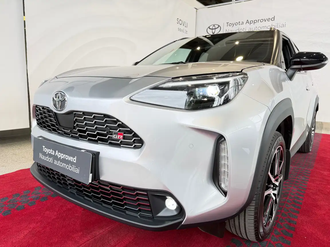 TOYOTA YARIS CROSS