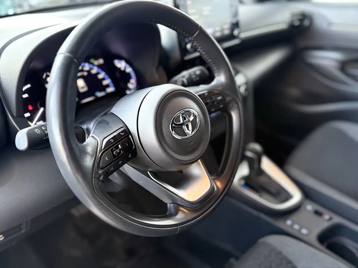 TOYOTA YARIS CROSS