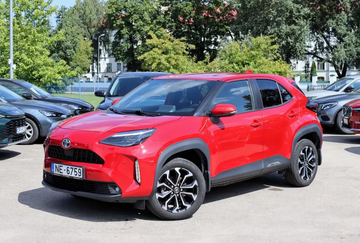 TOYOTA YARIS CROSS