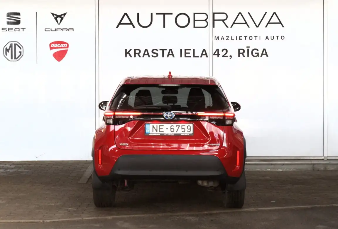 TOYOTA YARIS CROSS