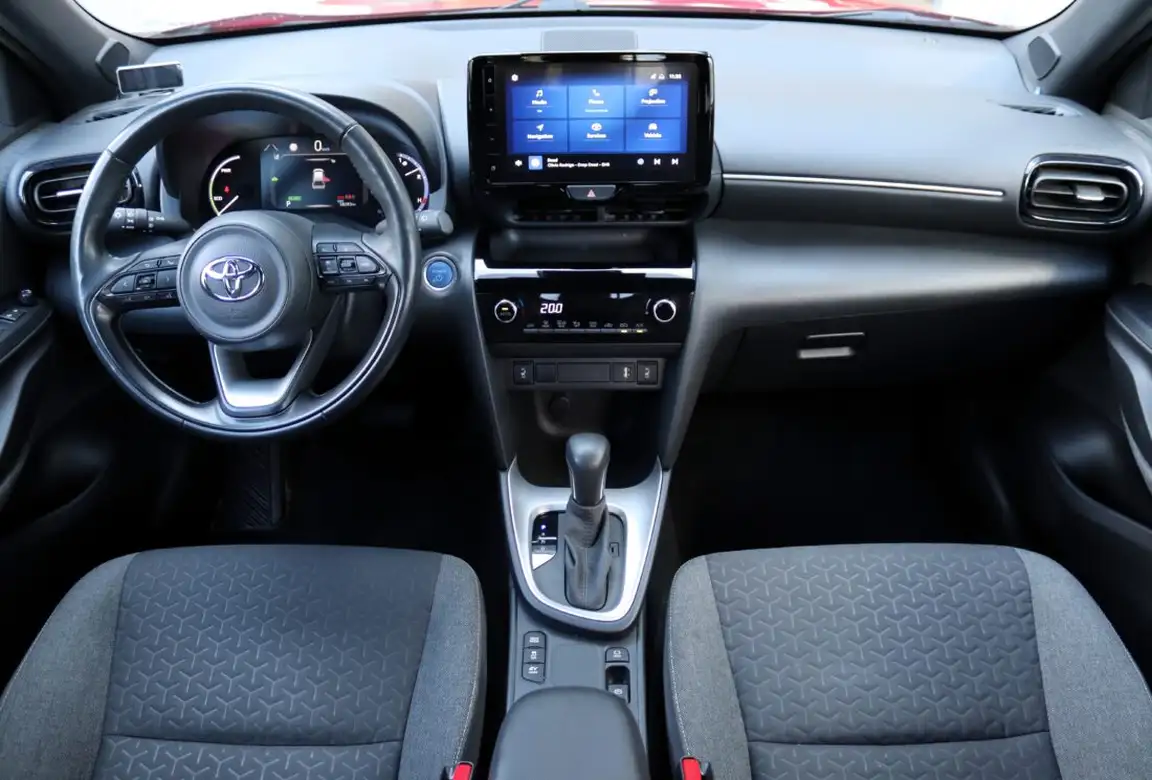 TOYOTA YARIS CROSS