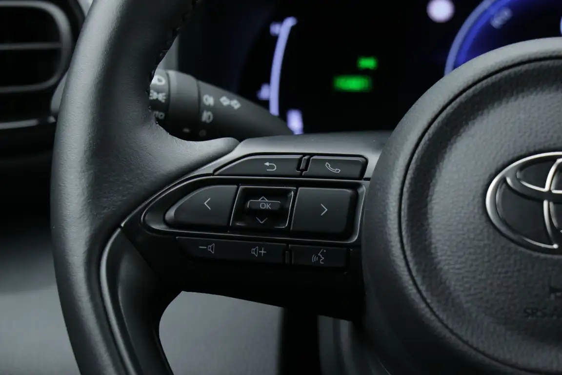 TOYOTA YARIS CROSS