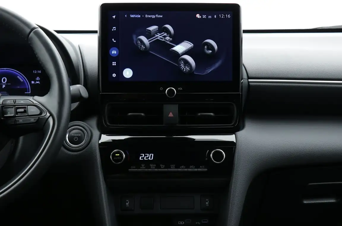 TOYOTA YARIS CROSS