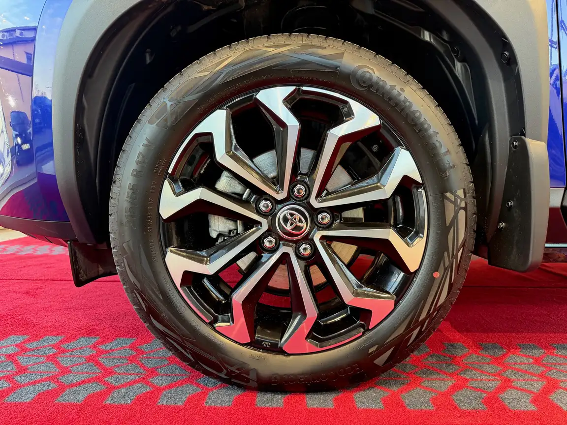 TOYOTA YARIS CROSS
