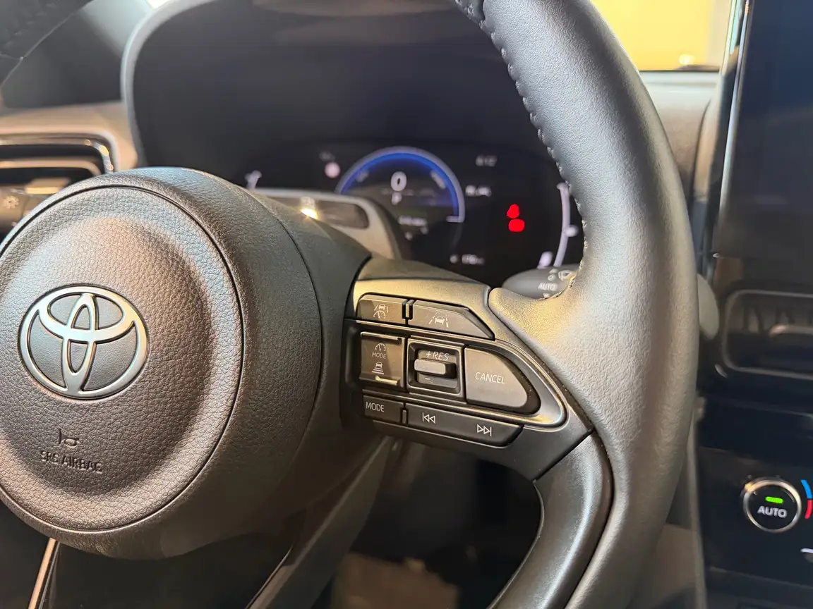 TOYOTA YARIS CROSS