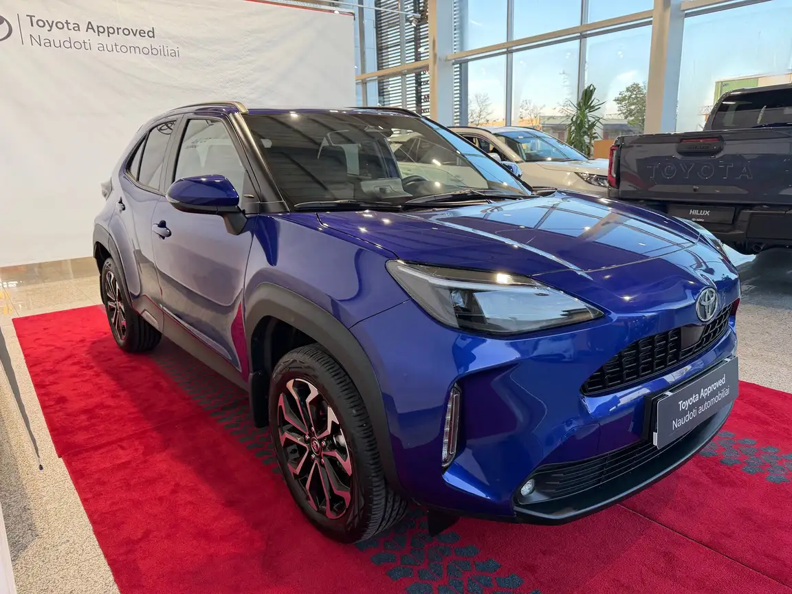 TOYOTA YARIS CROSS