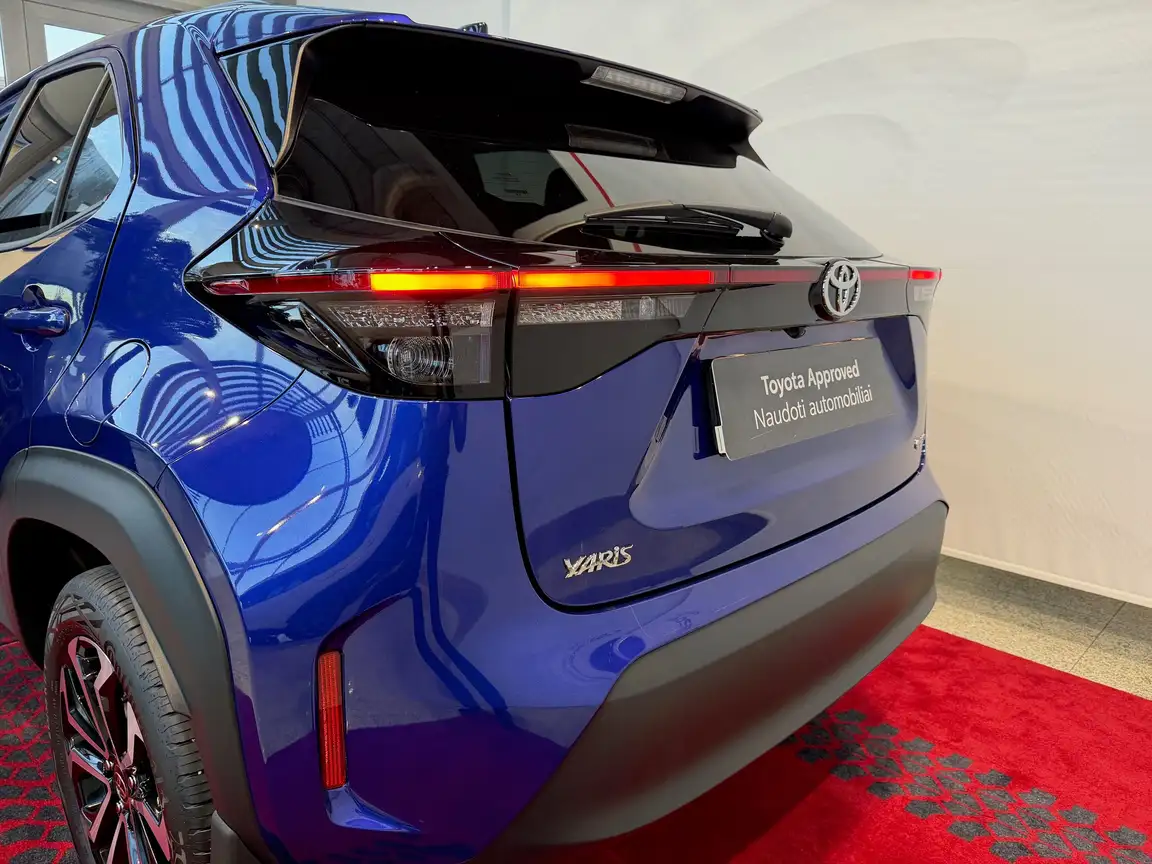 TOYOTA YARIS CROSS