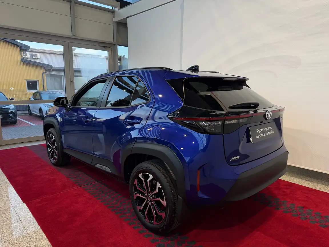 TOYOTA YARIS CROSS