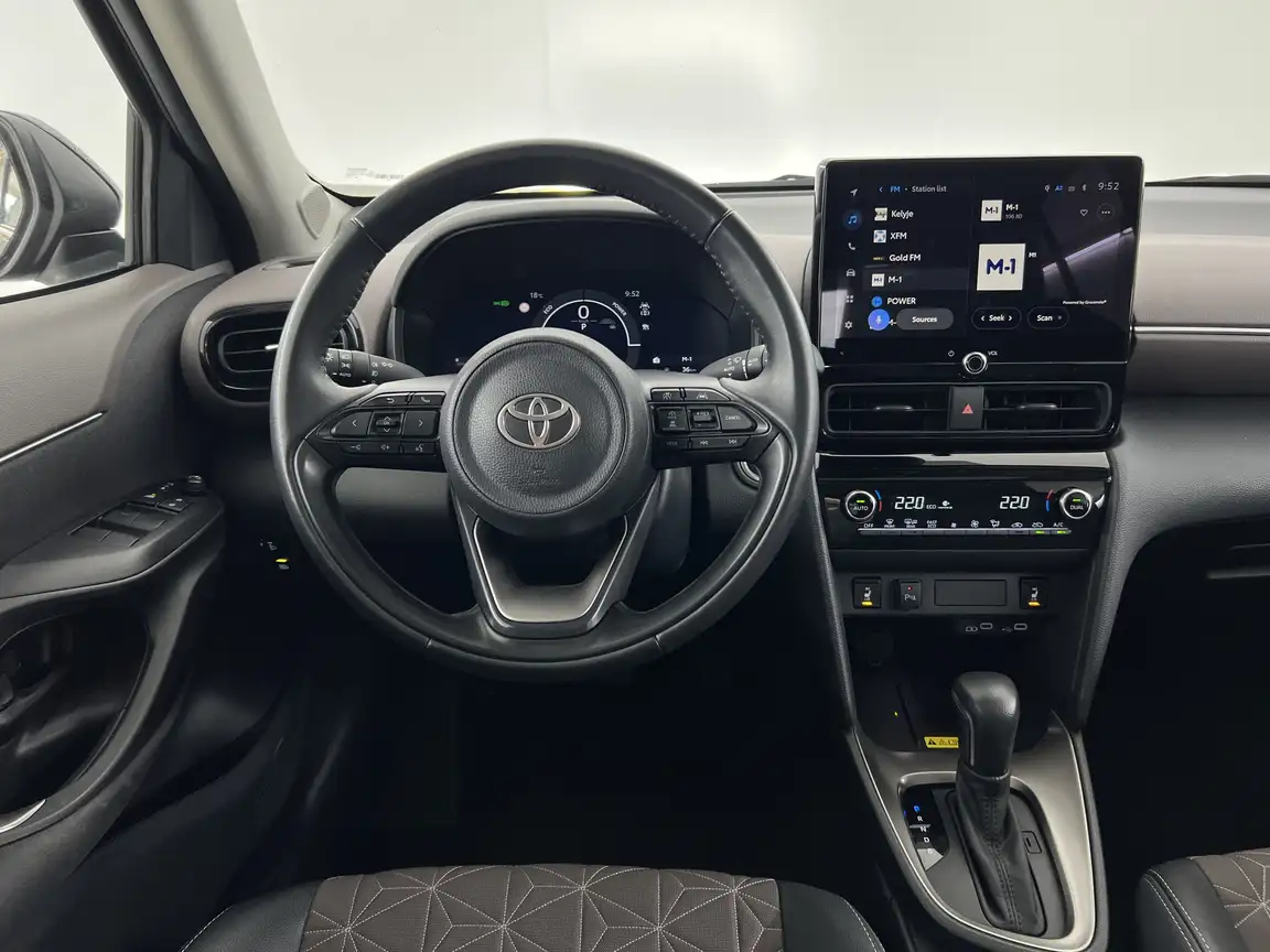 TOYOTA YARIS CROSS