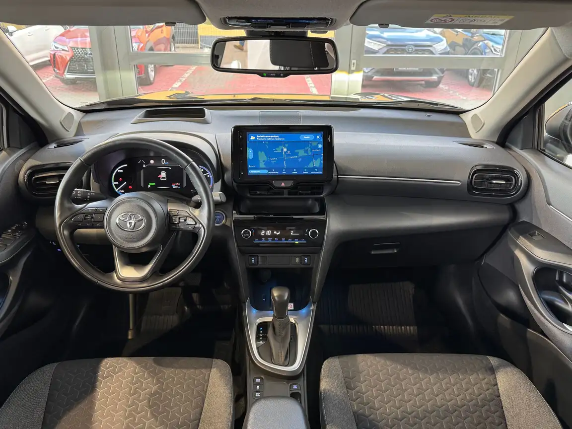 TOYOTA YARIS CROSS